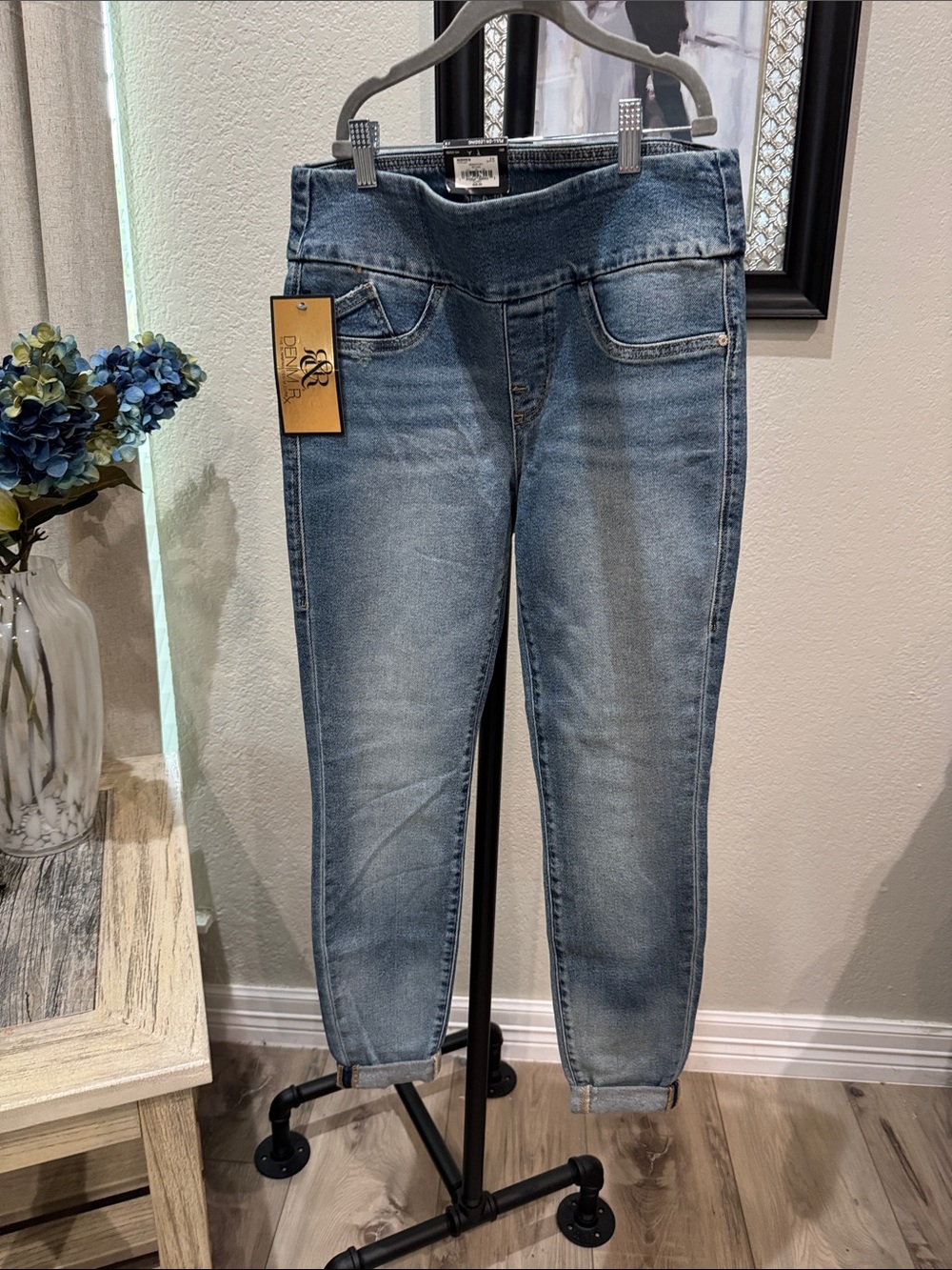 Rock & Republic Medium Blue Cropped Pull-On jeggings